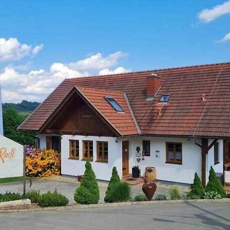 Gaestehaus - Camping- Weinhof Radl Klöch Kültér fotó
