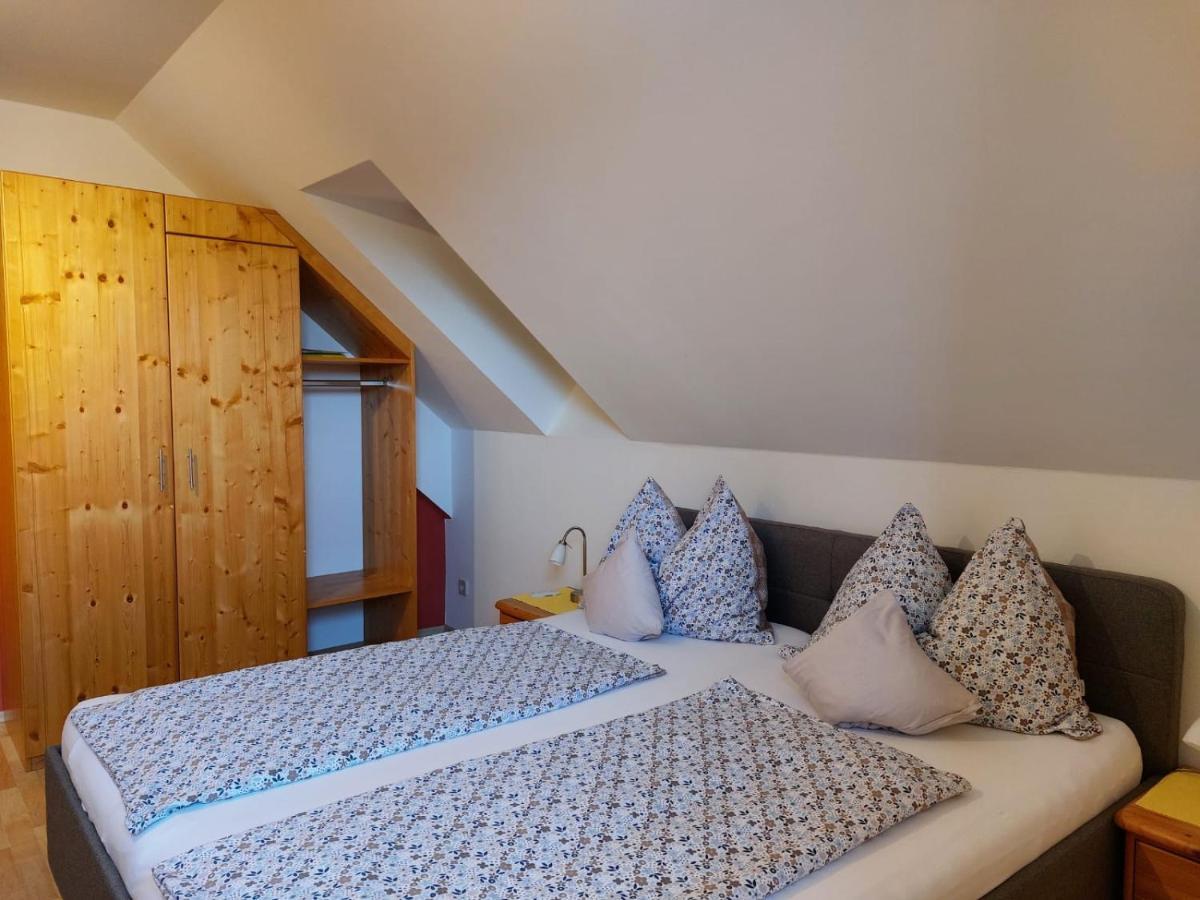 Gaestehaus - Camping- Weinhof Radl Klöch Kültér fotó